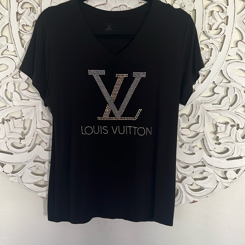 Women’s extra large T-shirt bought from Etsy